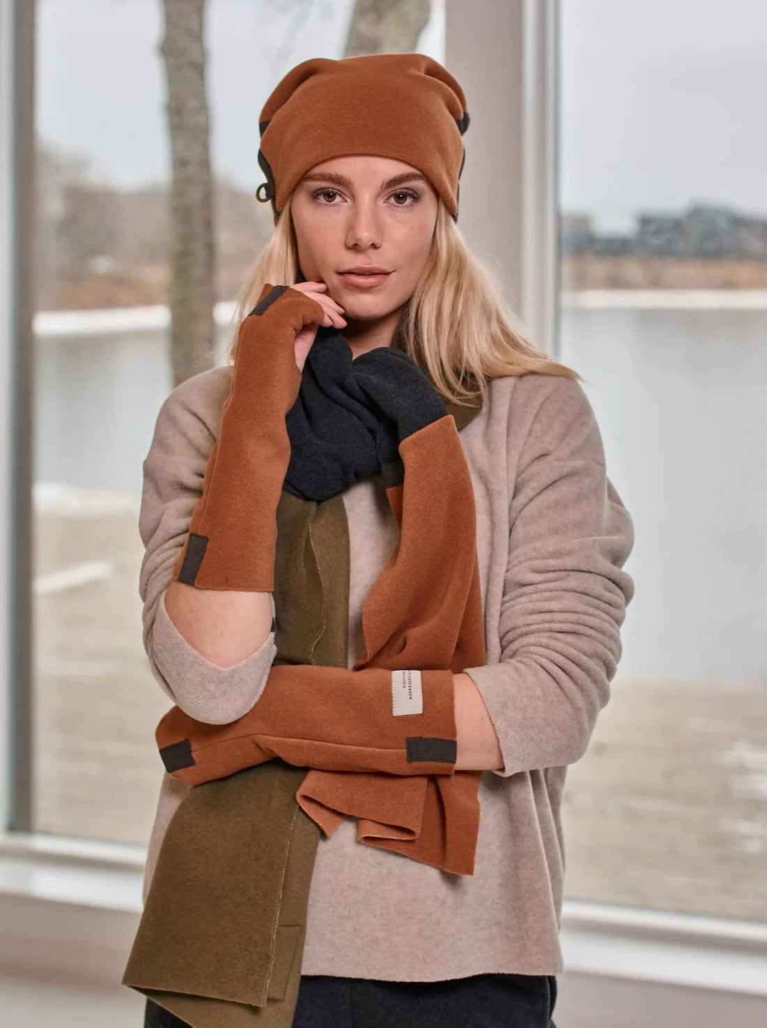 Henriette Steffensen 6022 Fleece Wrist Warmers - RUST