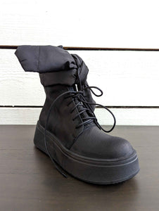 PAPUCEI GRUS Chunky Black Boots with Padded Tie Blue Woman