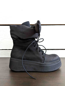 PAPUCEI GRUS Chunky Black Boots with Padded Tie Blue Woman