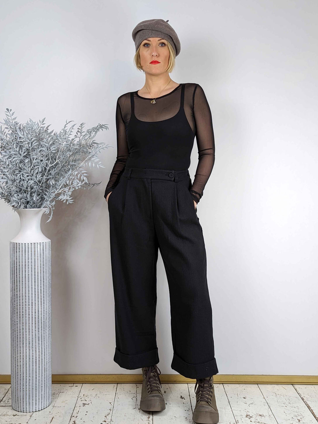Amici Pleated Slack Trousers - BLACK