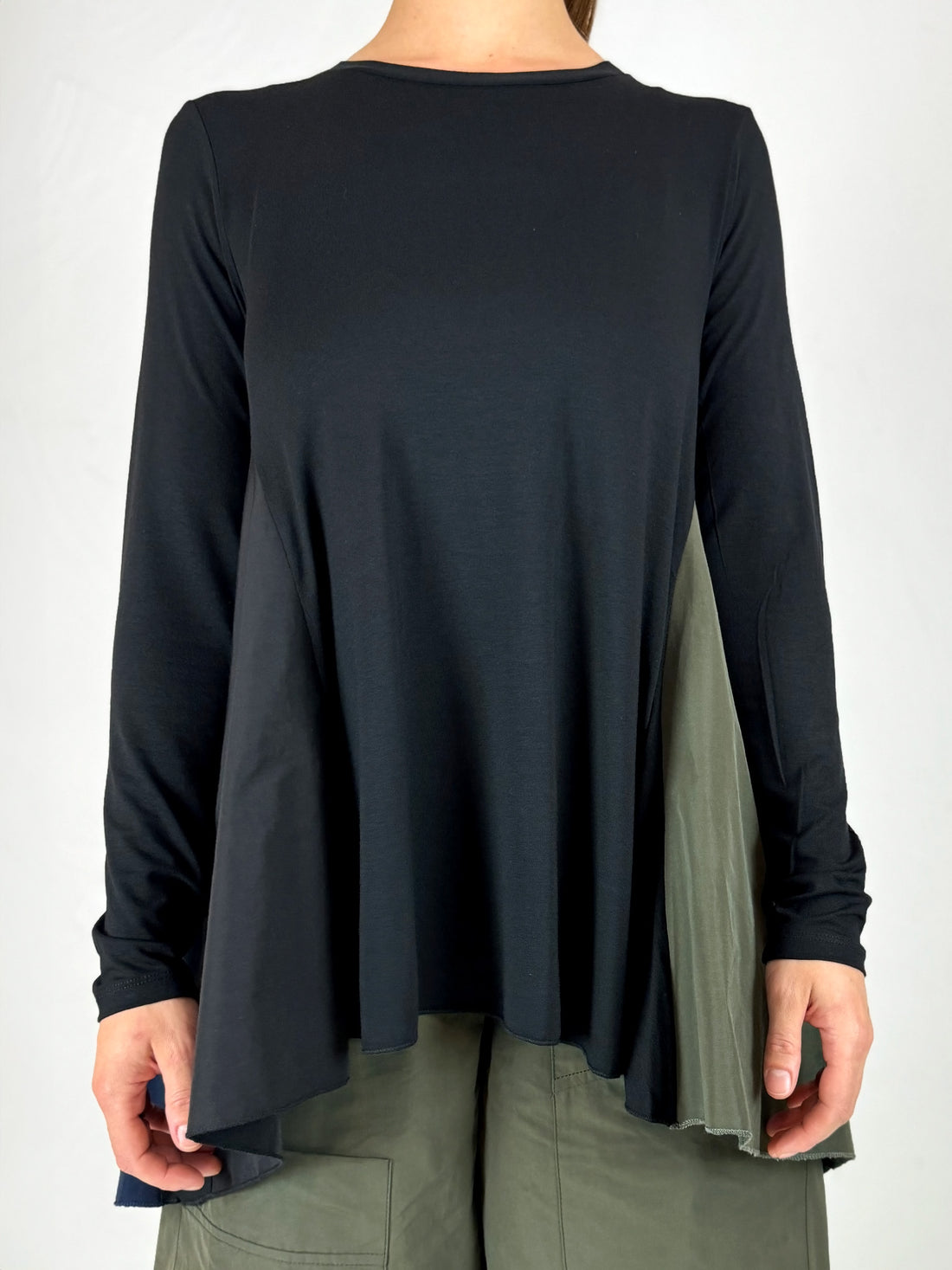 Neirami Long Sleeve Turtleneck Top - MONO STRIPE