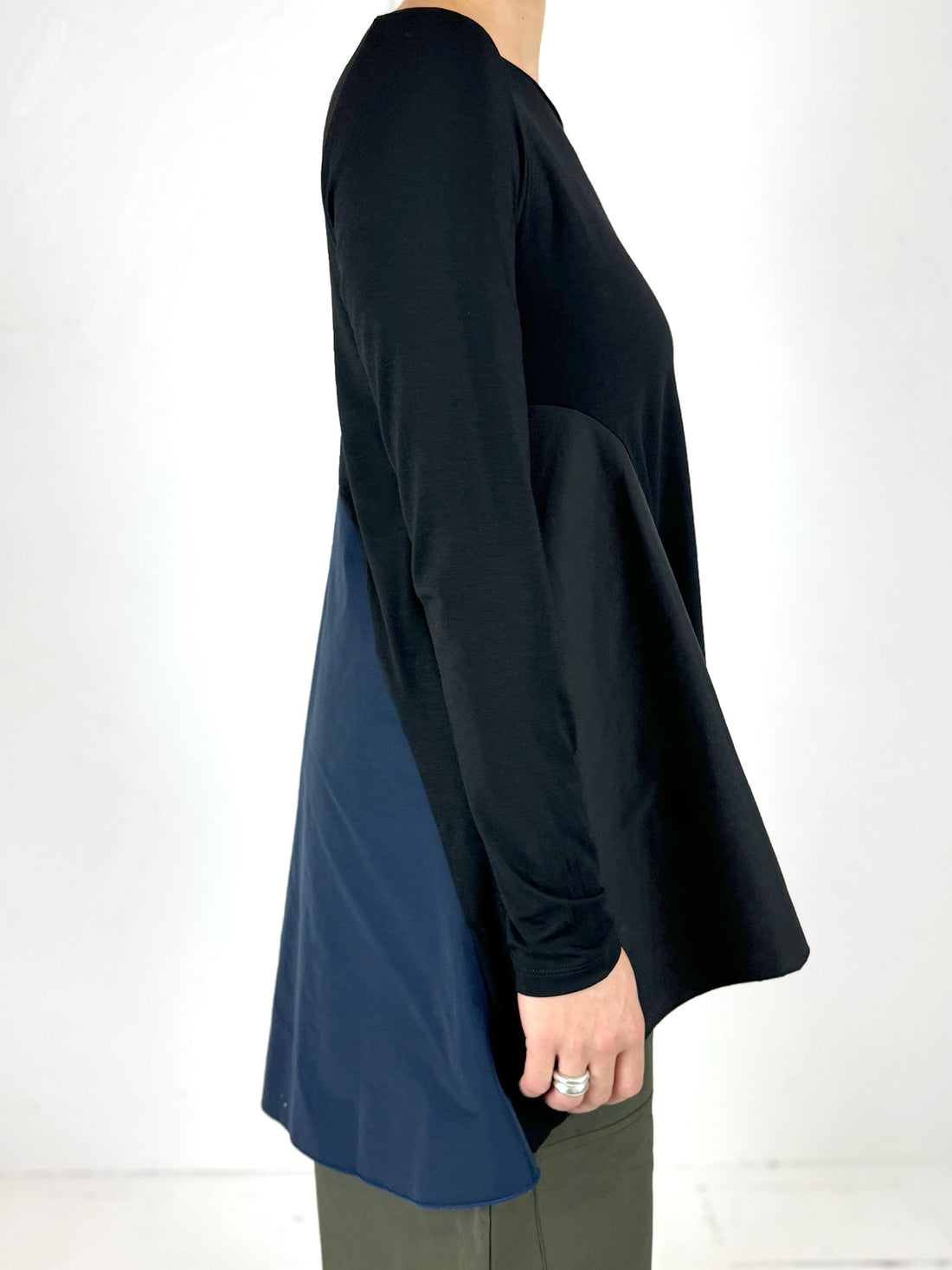 Neirami Long Sleeve Turtleneck Top - MONO STRIPE