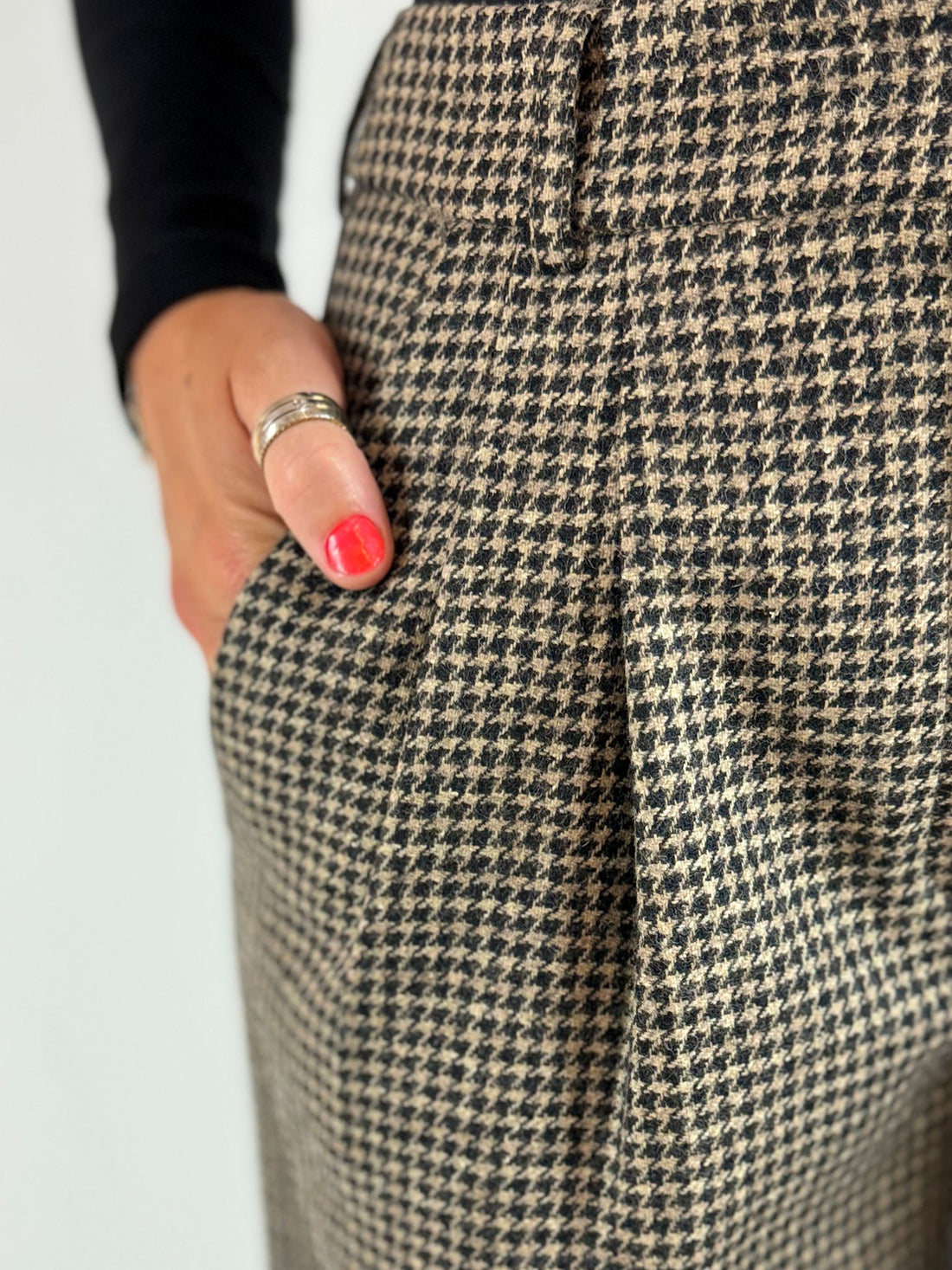 Neirami Herringbone Trousers in GREY STRIPE