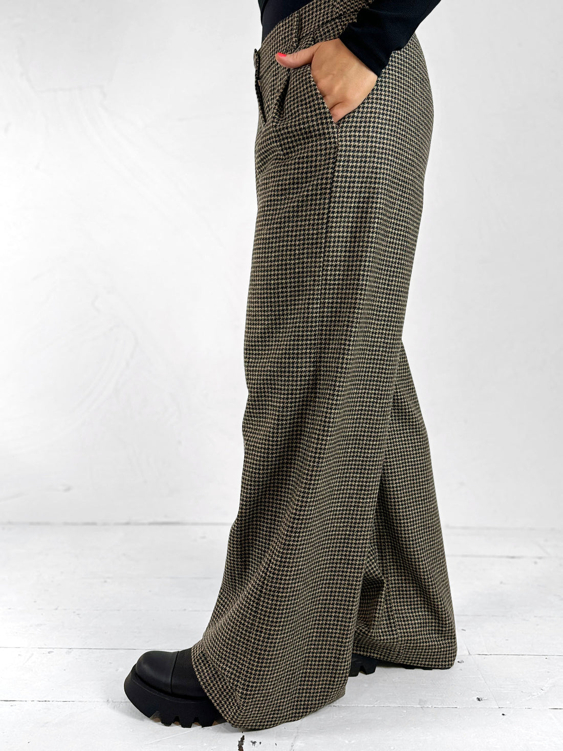 Neirami Herringbone Trousers in GREY STRIPE