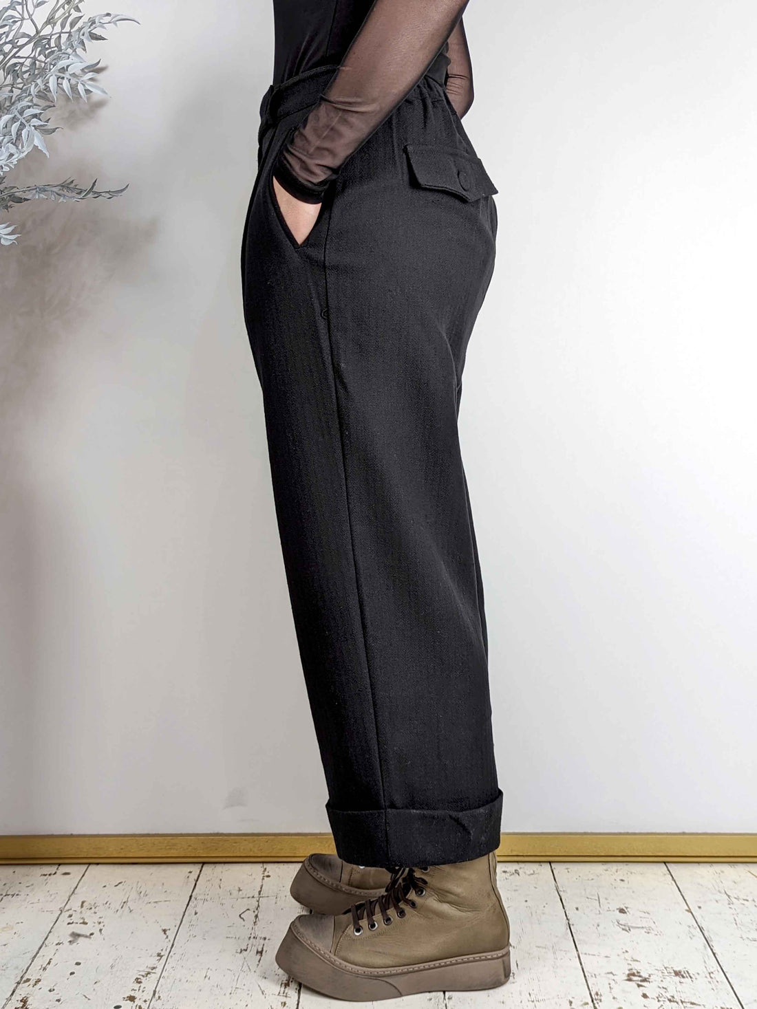 Amici Pleated Slack Trousers - BLACK